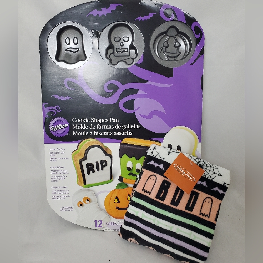Halloween Wilton cookie pan and kitchen towel